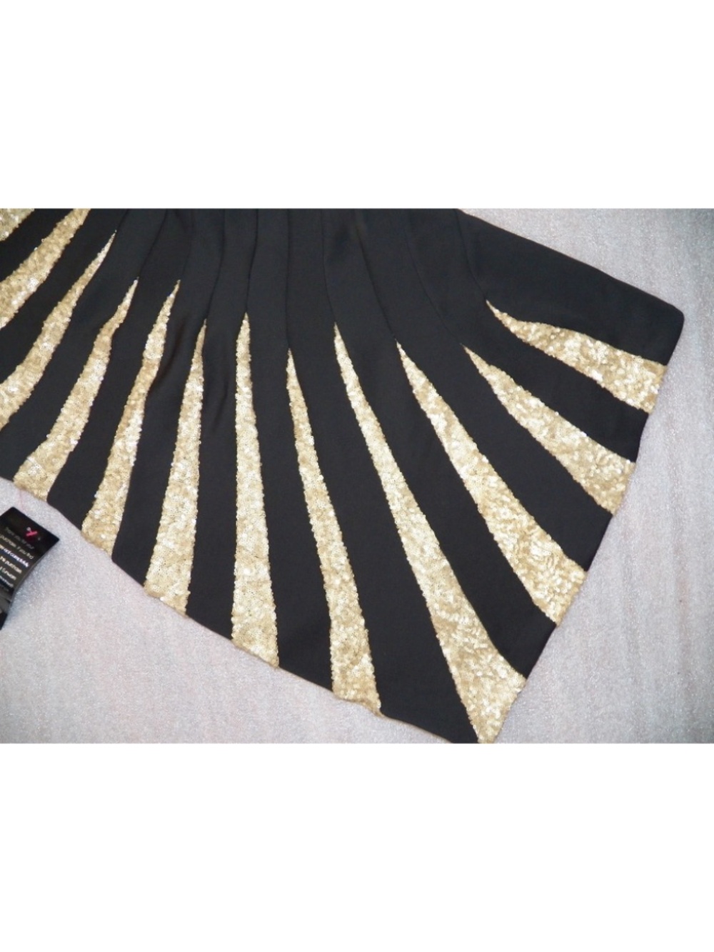 NWT bebe Dress black light gold contrast sequin one shoulder strap top XS 0 2 - Picture 5 of 5